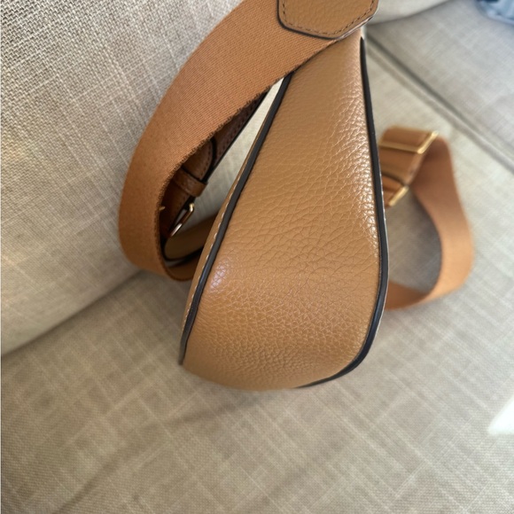 Tory Burch Thea Convertible crossbody bag like new - Picture 9 of 17